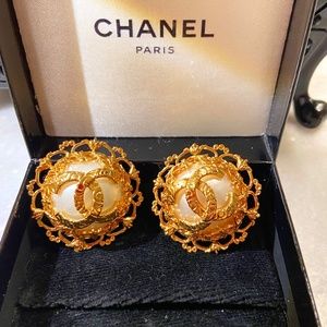 CHANEL PEARL EARRINGS!